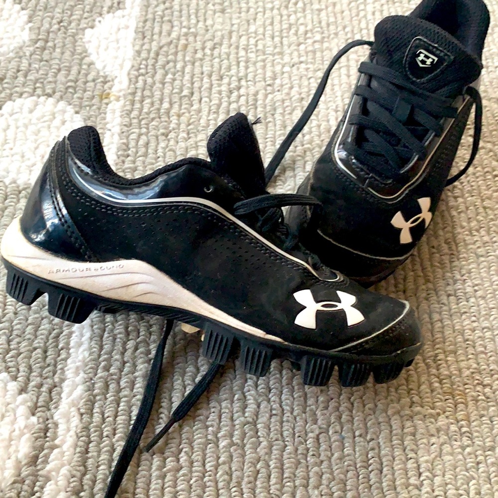 UA Baseball cleats